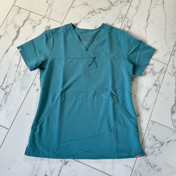 FIGS Hydrogreen Casma REMIX zip top Small - Picture 2 of 4